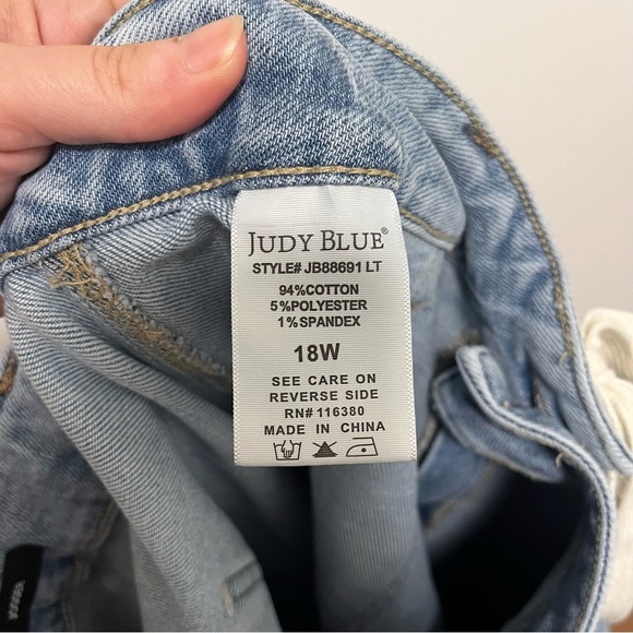 Judy Blue Light Blue High Rise Jeans - Picture 9 of 13